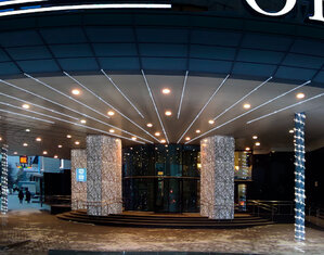 Новогоднее оформление фасада здания