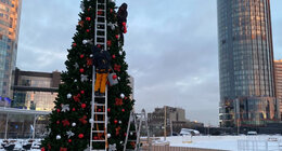 Монтаж искусственной елки - Промальп 66 Промышленные альпинисты Екатеринбург